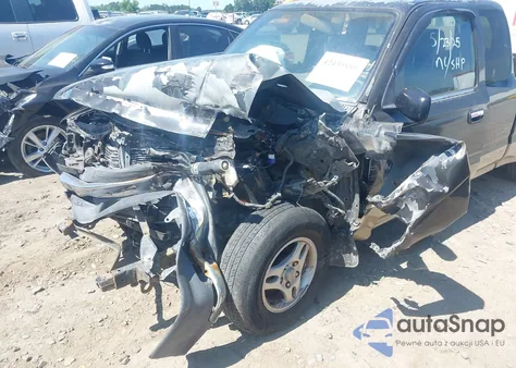 1999 Toyota Tacoma z USA, uszkodzony, nr VIN 4TAVL52N6XZ400925